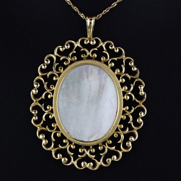 Vintage 14k Yellow Gold Mother of Pearl Heart Pendant